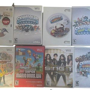 WII video games 9 in all Mario, Skylanders ect! All in great condition!